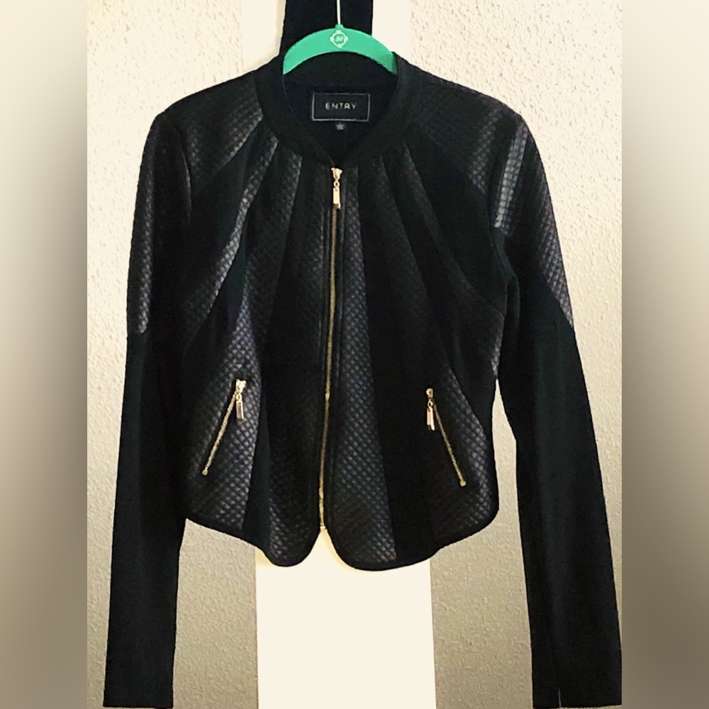 Entry black jacket - Picture 4 of 8